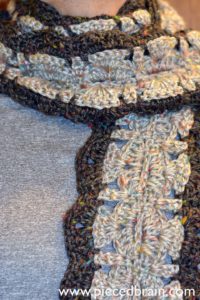 Easy and fast Crochet Scarf: 2-hour project.