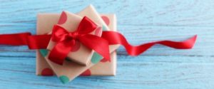How to wrap Christmas gifts and a giveaway