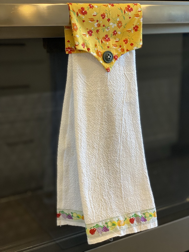 Hanging Kitchen Towel Easy Tutorial - Pieced Brain